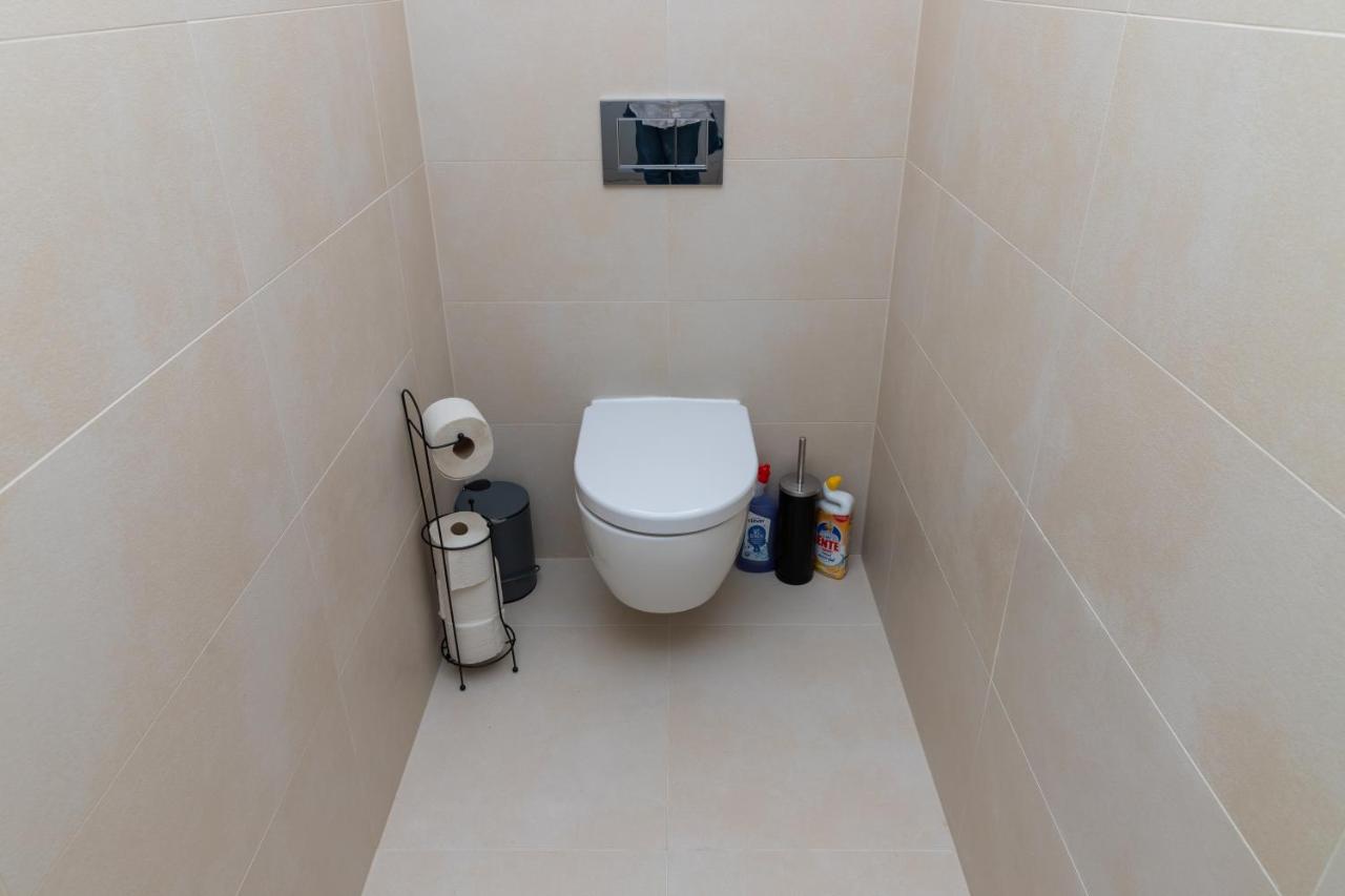Maureen Lovely 2 Bedroom Unit With Community Pool Вена Экстерьер фото